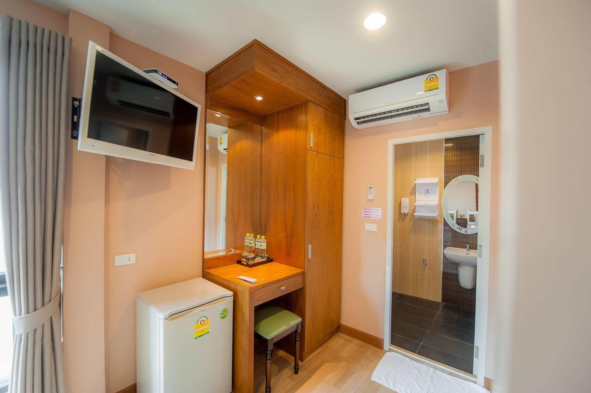 Hotel Full House Bangkok Esterno foto